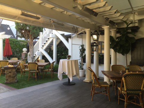 Five-Crowns-Corona-Del-Mar-Laguna-Wedding-Venue-British-Restaurant