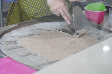 icy-cream-roll-fountain-valley-thai-rolled-ice-dragons-breath-dessert-orange-county-oc-food-fiend-interior-store-ocfoodfiend-blog-making