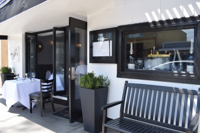 mr-g-balboa-island-new-restaurant-bistro-california-italian-authentic-dinner-date-night-ideas-ocfoodfiend-oc-food-fiend-reviews-blogger-foodie-outside