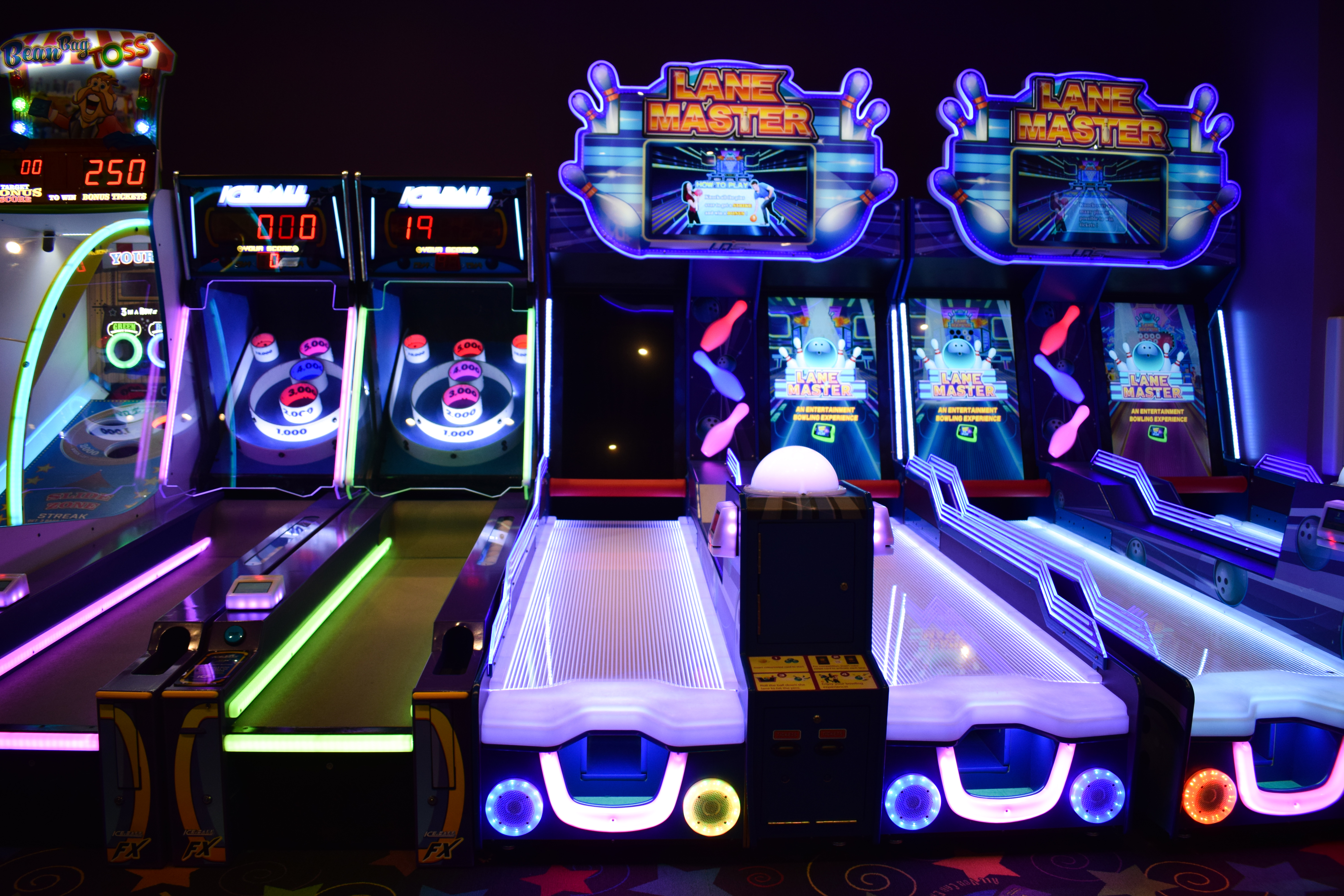 johns-incredible-pizza-chuck-e-cheese-arcade-kids-party-westminster-mall-simon-ocfoodfiend-oc-food-fiend-games-rides-buffet-kid