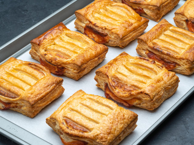 Portos-Bake-Home-guava-and-cheese-refugiado-pastry