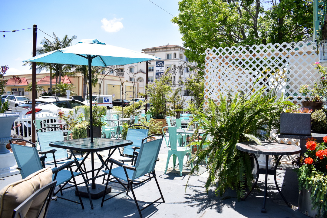 Nitrolado-Ice-Cream-Desserts-Asian-Garden-Mall-OCfoodfiend-OC-Westminster-Orange-County-Local-Blogger-Best-Places-to-hangout-study-groups-street-food-nitrogen-tea-boba-outdoor-Little-Saigon