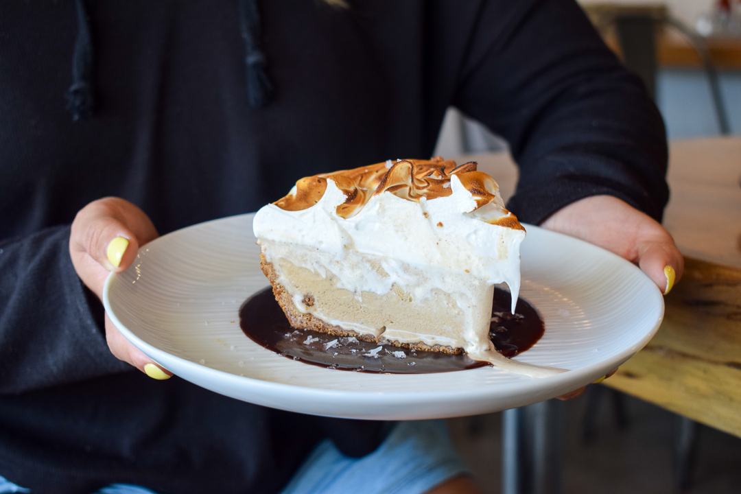 Toast-Kitchen-Bakery-Costa-Mesa-Newport-Beach-Brunch-Breakfast-Desserts-Summer-Menu-Items-OCfoodfiend-OC-Food-Fiend-Orange-County-Thin-Mint-Pies